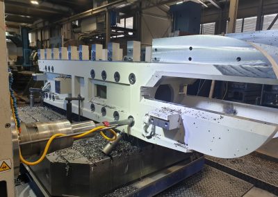 Horizontal milling machine producing finished products with Mastercam programming